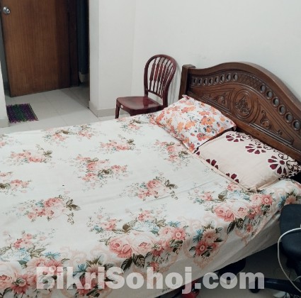 Heavy-Duty Solid Wooden Bed
